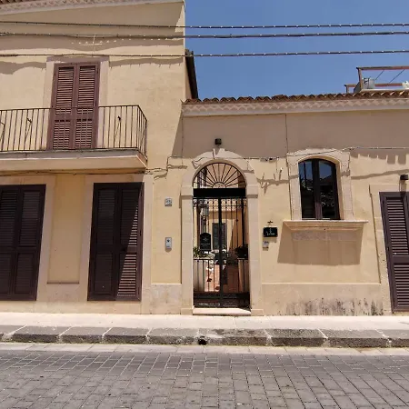 La Lanterna Casa Vacanze * Noto
